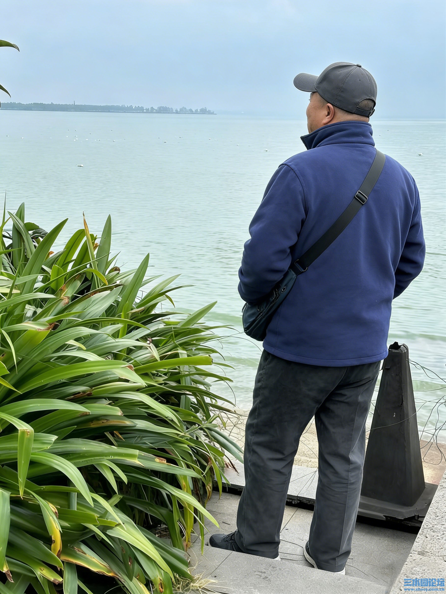 生成特定角度人物图片 (1).jpg