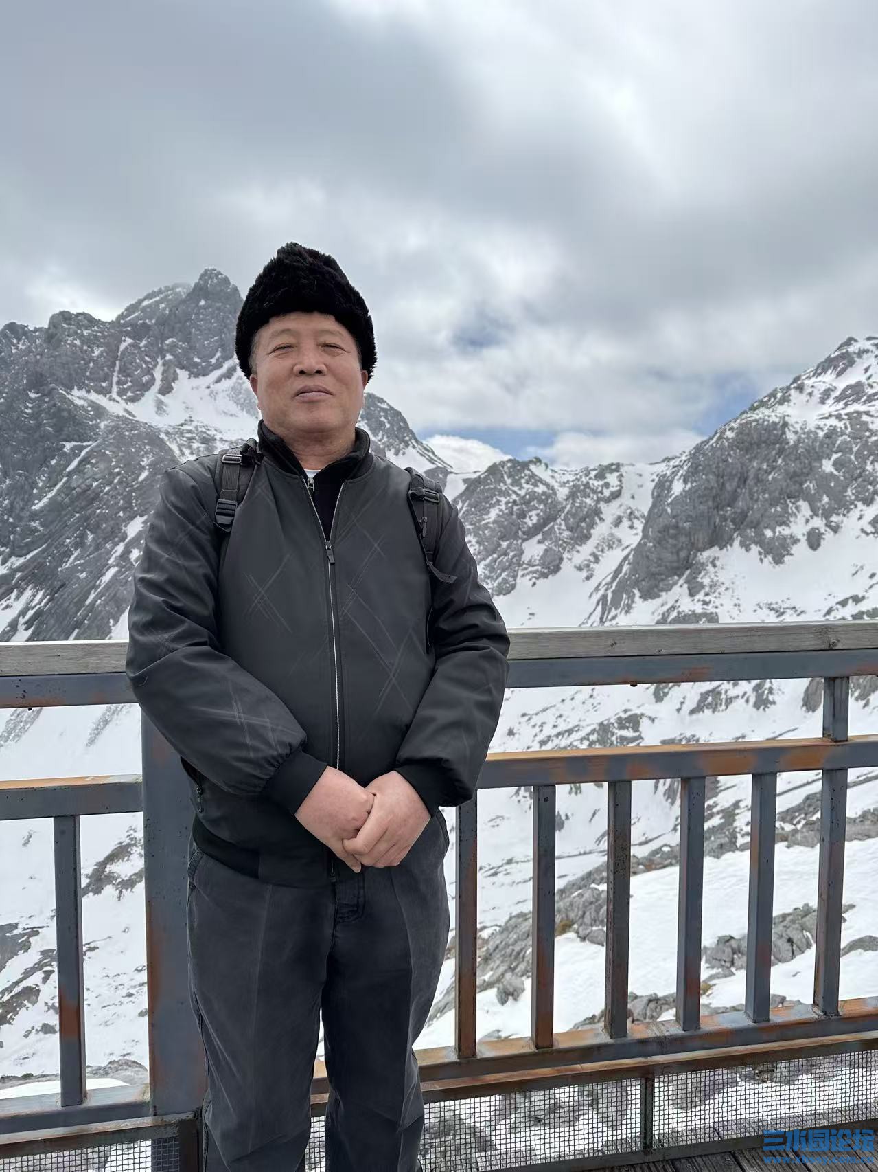 雪山.jpg